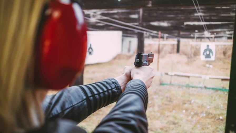 En un campo de tiro en EEUU, más mujeres aprietan el gatillo