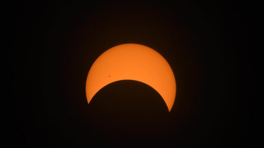 Un anillo de fuego: un eclipse solar anular maravilla países de América