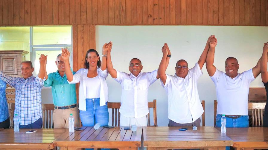Dirigentes del PRM en Samaná aceptan resultados de las encuestas y apoyarán candidatos ganadores