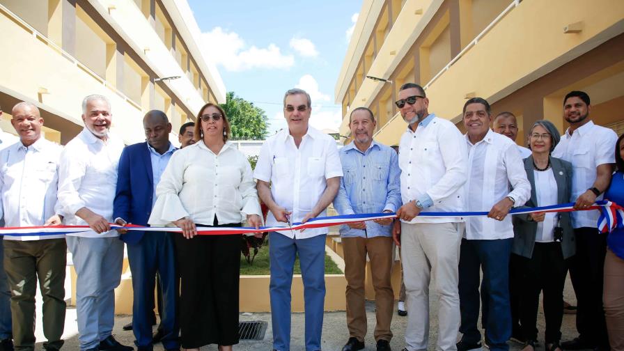 Gobierno inaugura Liceo Gregorio Everest Crispín en Villa Altagracia, San Cristóbal