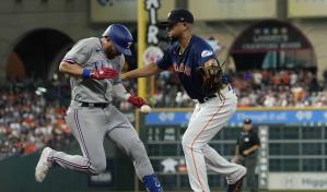 Vigilantes atacan temprano a Framber Valdez y resisten para vencer a los Astros