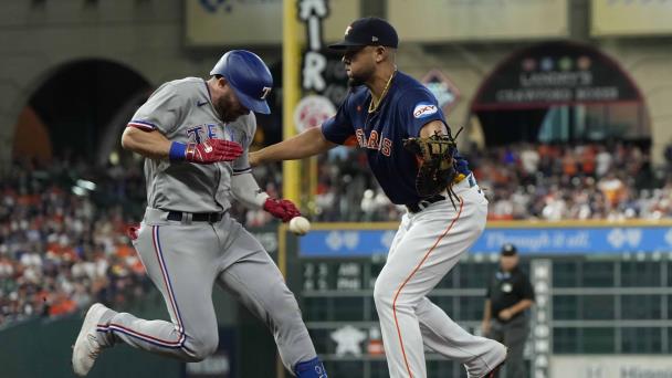 Vigilantes atacan temprano a Framber Valdez y resisten para vencer a los Astros