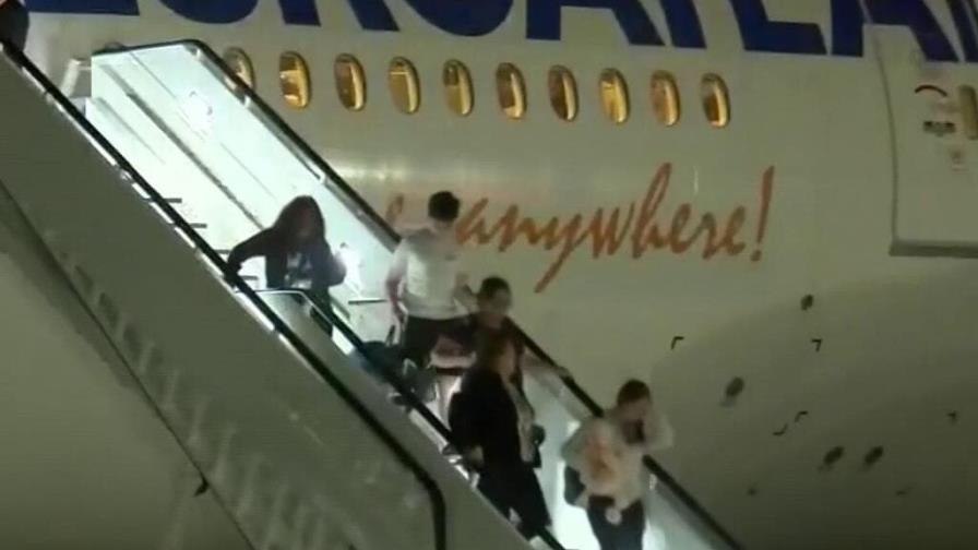 Llegan a Florida 270 evacuados de Israel en vuelo fletado por el gobernador DeSantis