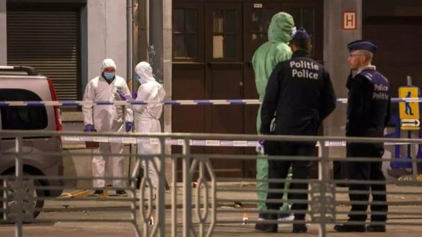 Al menos dos personas mueren al abrir fuego un hombre en el centro de Bruselas