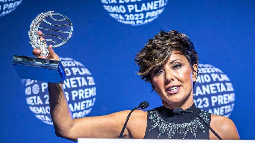 Sonsoles Ónega gana el Premio Planeta con una novela histórica sobre empresarios gallegos