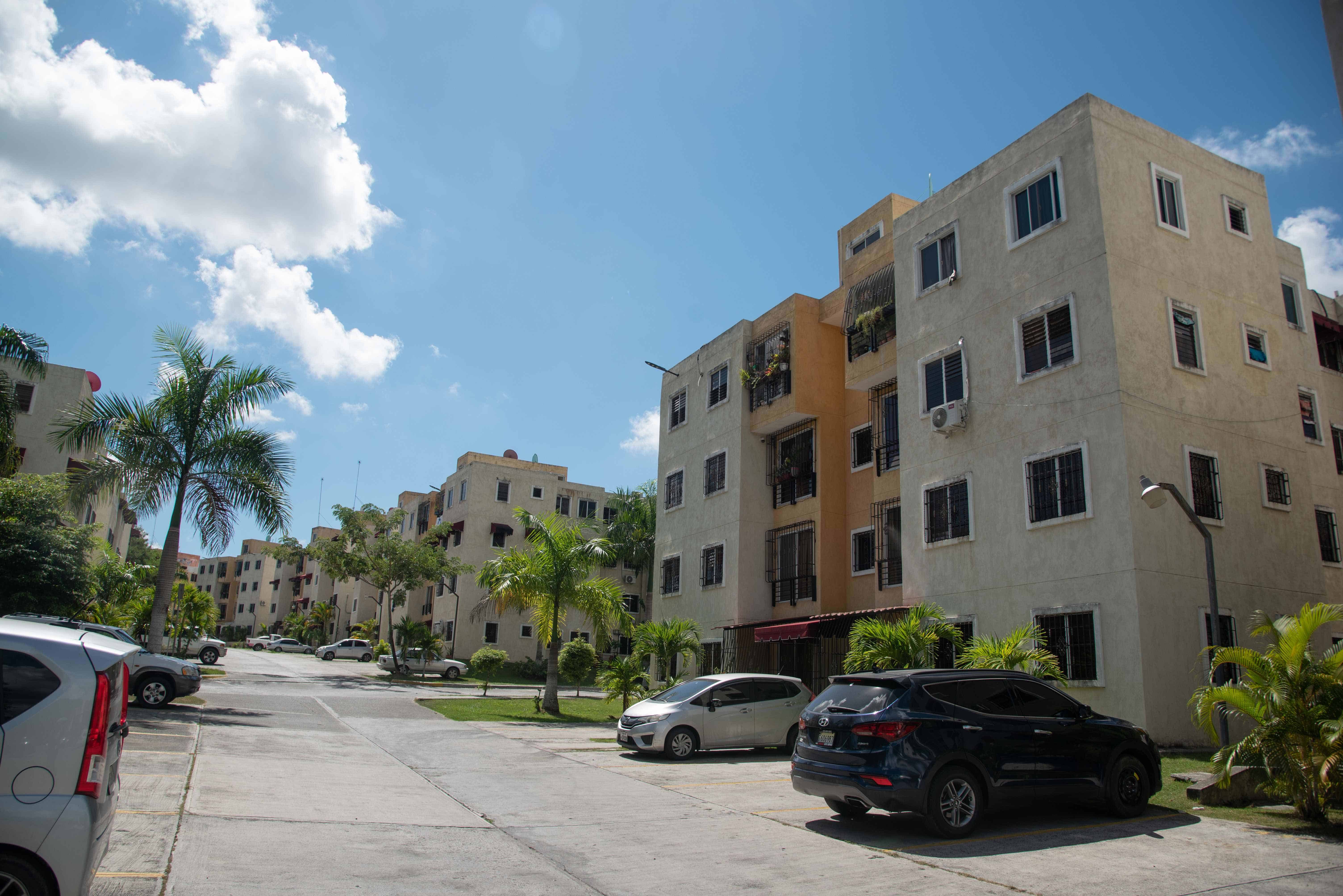 El Residencial Juan Rafael está ubicado en la avenida Jacobo Majluta en Santo Domingo Norte. 