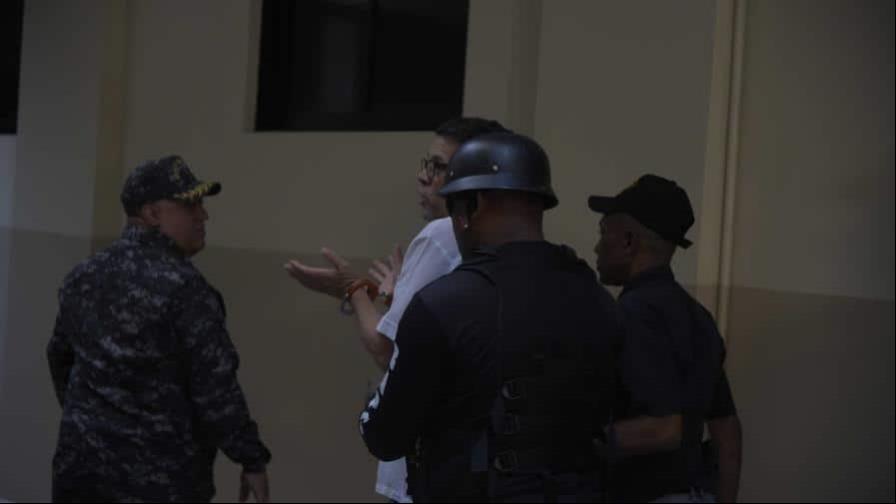 Jueces ordenan retiro de grillete a Edward Vidal por caso de explosión en San Cristóbal