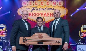 CCN recibe premio como mejor comercializador del 2023 de Certified Angus Beef