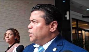 Opositores dicen falta de tiempo y altos costos complicarán cambio de equipos para elecciones 2024