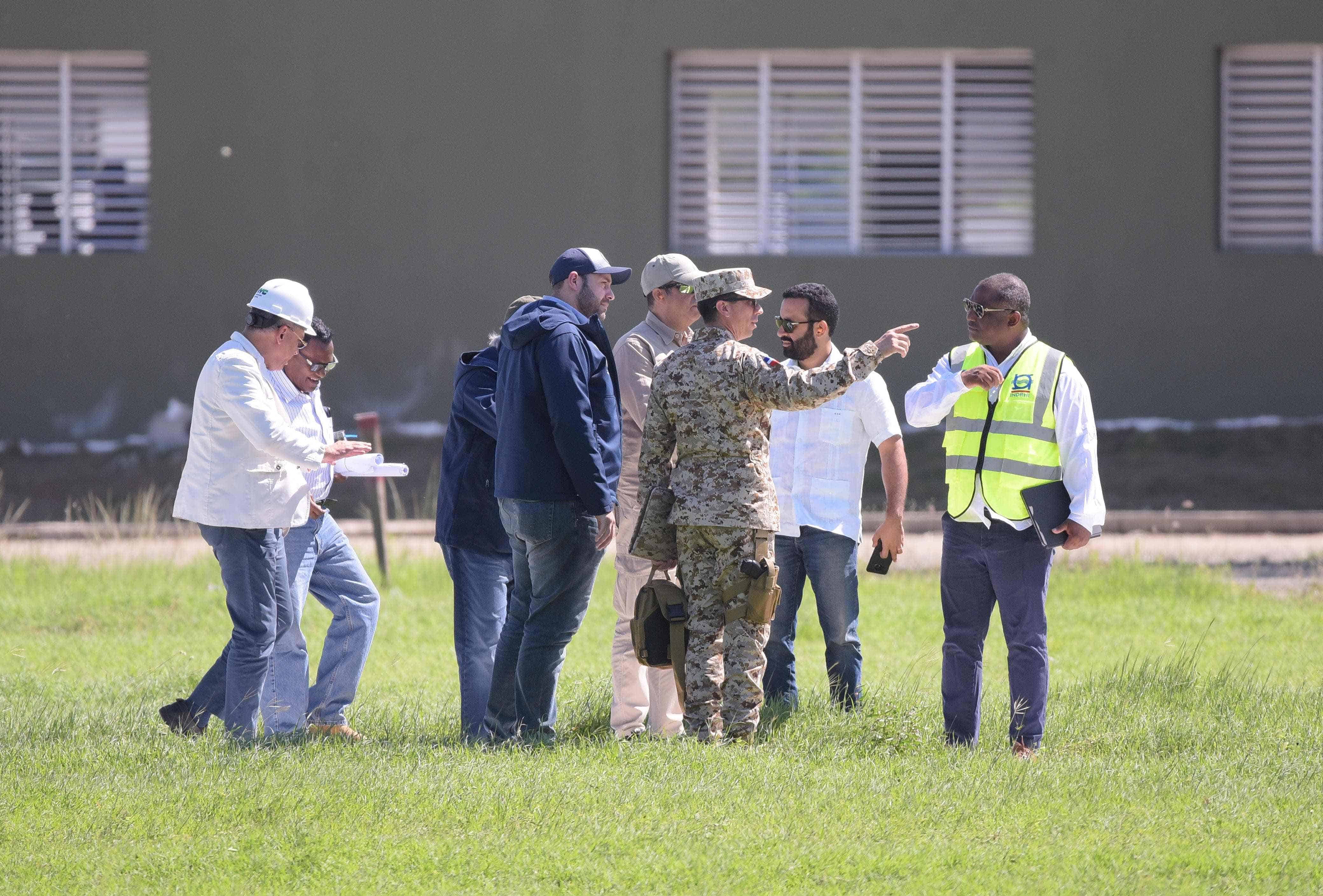 Comisión de la Organización de los Estados Americanos (OEA) en la frontera.