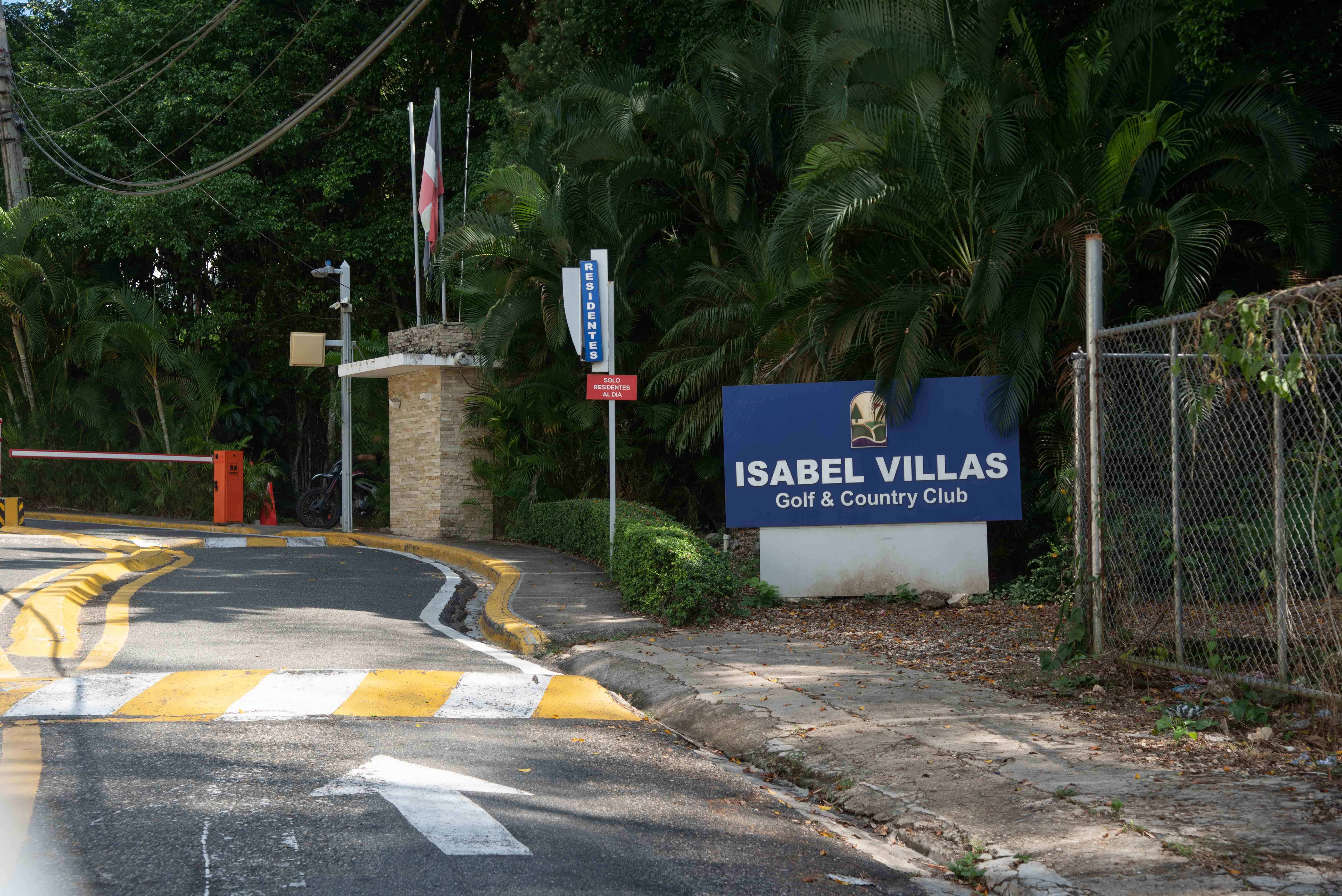 Entrada del residencial Isabel Villas