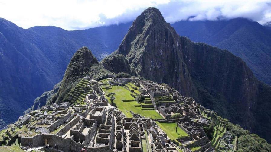 Un sector del camino inca hacia Machu Picchu es cerrado por caída de rocas e incendio