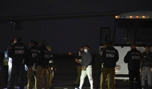 Llega a Venezuela primer avión de EE.UU. con migrantes tras acuerdo Biden-Maduro