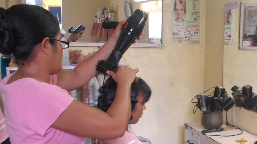 Suben los precios en salones de belleza y barberías hasta un 80 %