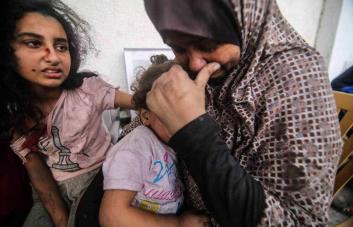 Qué se sabe de la explosión en el hospital de Gaza de la que Israel y palestinos se acusan