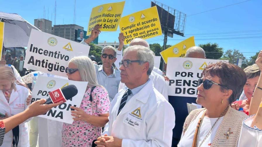 Médicos jubilados reclaman “pensiones dignas, justas y oportunas”