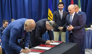 EE.UU. y la UE celebran el acuerdo alcanzado con Venezuela para unas elecciones justas