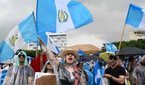 Guatemala cumple 18 días de protestas sin acuerdos entre manifestantes y su fiscal general