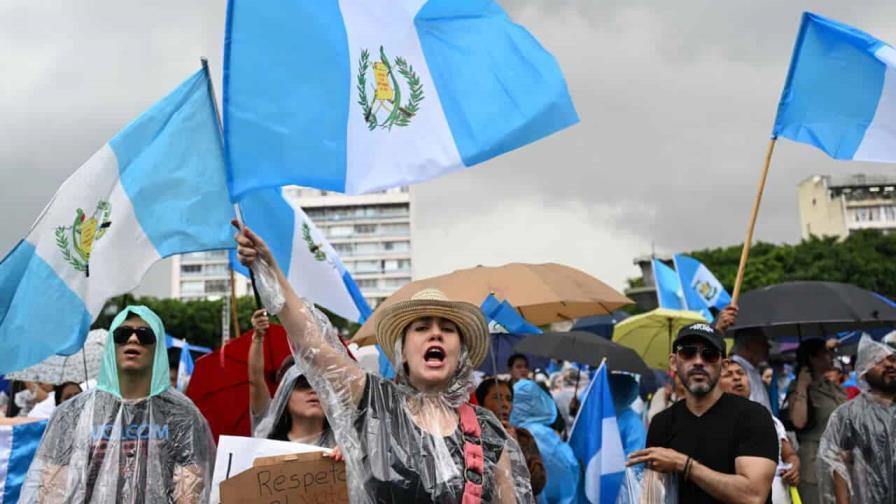 Guatemala cumple 18 días de protestas sin acuerdos entre manifestantes y su fiscal general