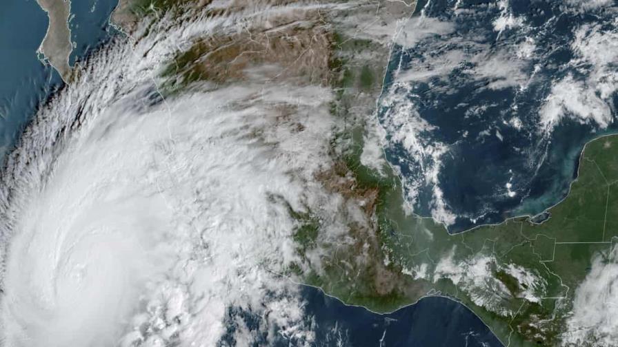 Huracán Norma alcanza categoría 3 en trayectoria hacia Los Cabos