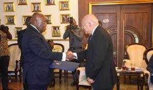 Embajador Amaury Justo Duarte presenta cartas credenciales en Ghana