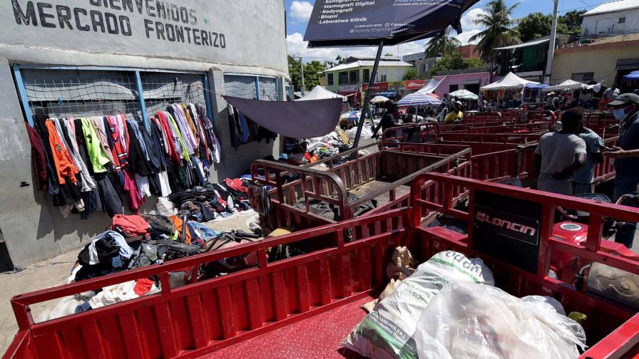 Camioneros  haitianos amenazan con cerrar el comercio fronterizo por Dajabón