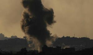 Egipto comienza a reparar el camino del paso a Gaza dañado por Israel ante la apertura