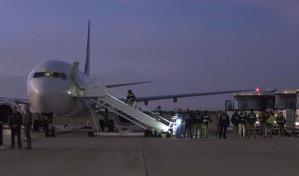 Llega a Venezuela primer avión de EEUU con migrantes tras acuerdo Biden-Maduro