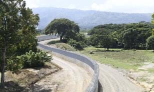 Gobierno anuncia que inaugurar&aacute; 38 kil&oacute;metros de verja fronteriza en diciembre