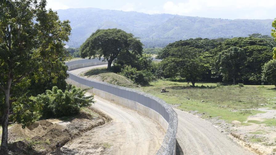 Abel Martínez propone construir un muro fronterizo "sólido y no una simple malla de apariencia" Abel Martínez propone construir un muro fronterizo "sólido y no una simple malla de apariencia"