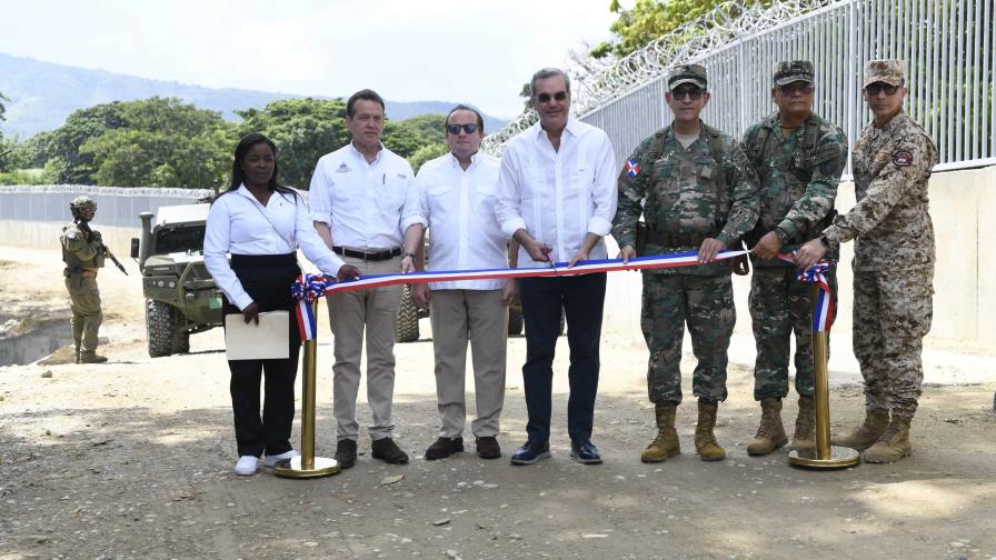 Verja fronteriza en Elías Piña tiene 2.7 kilómetros y será vigilada por 76 militares