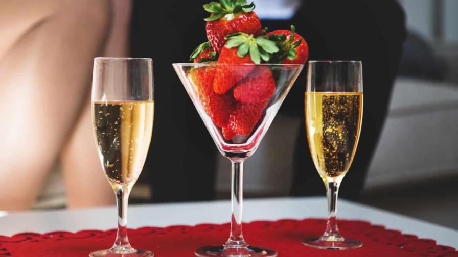 Cinco cócteles para celebrar el Día Internacional del Champán (más allá de la Mimosa)