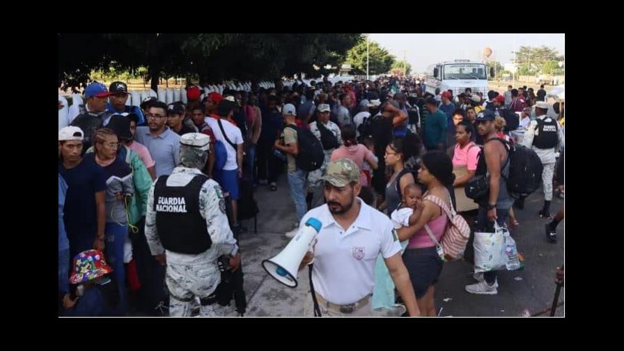 Migrantes protestan en la frontera sur de México en vísperas de la cumbre migratoria