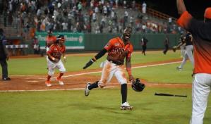 Adames decide y los Toros dejan en el terreno a las Águilas