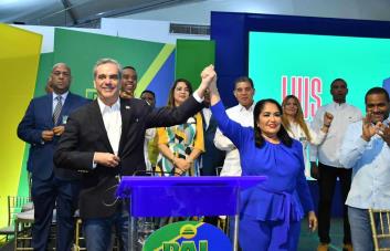 Luis Abinader, proclamado candidato del PAL, asegura su obra le lleva mucha distancia a la oposición