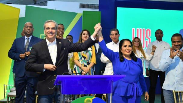 Luis Abinader, proclamado candidato del PAL, asegura su obra le lleva mucha distancia a la oposición