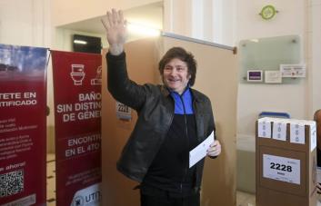 Cierra votación y comienza conteo oficial en crucial elección presidencial en Argentina