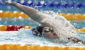 Aikins y Noble fijan récords panamericanos en otro día dominante de EEUU en natación