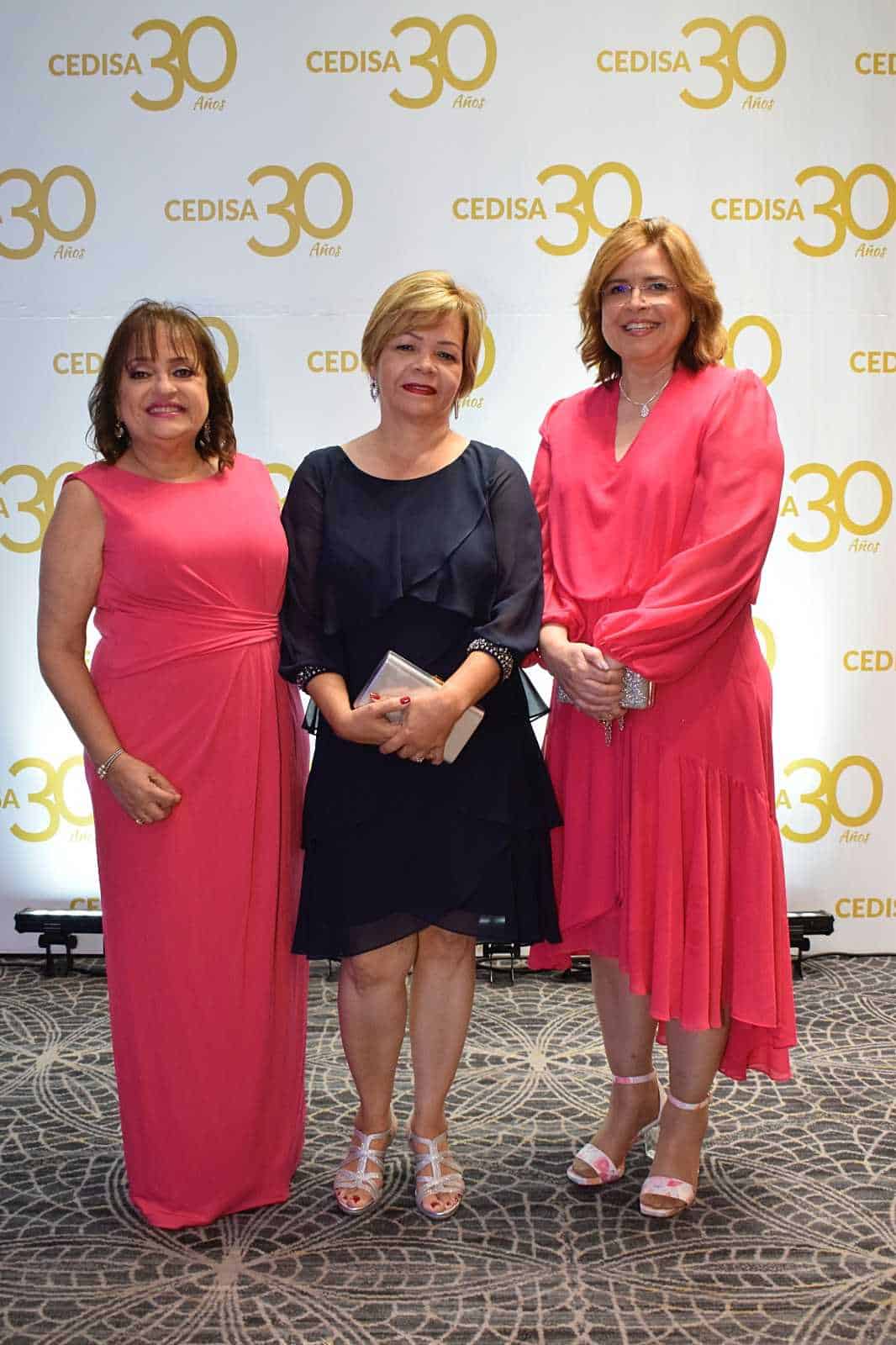 Rosanna de Novas, Lida de Peña y Jeannette de González.