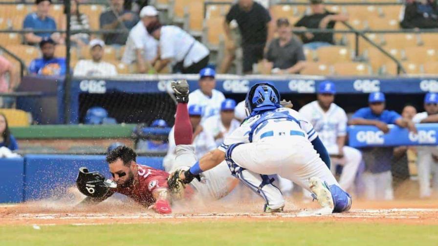 Gigantes blanquean a los Tigres del Licey en el Quisqueya