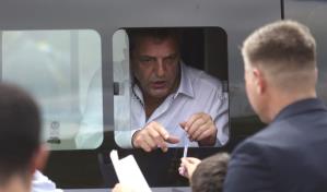 Peronista Massa es el m&aacute;s votado en Argentina, pero va a un balotaje con ultraderechista Milei