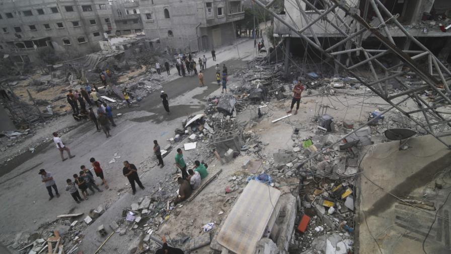 Israel bombardea Gaza tras permitir otro pequeño convoy de ayuda al asediado enclave
