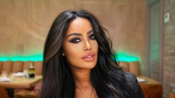 Hallan muerta a la modelo británica Tabby Brown a los 38 años; investigan la causa