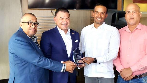 Mel Rojas Jr. y Ronald Medrano son los Peloteros Estrella de la Semana