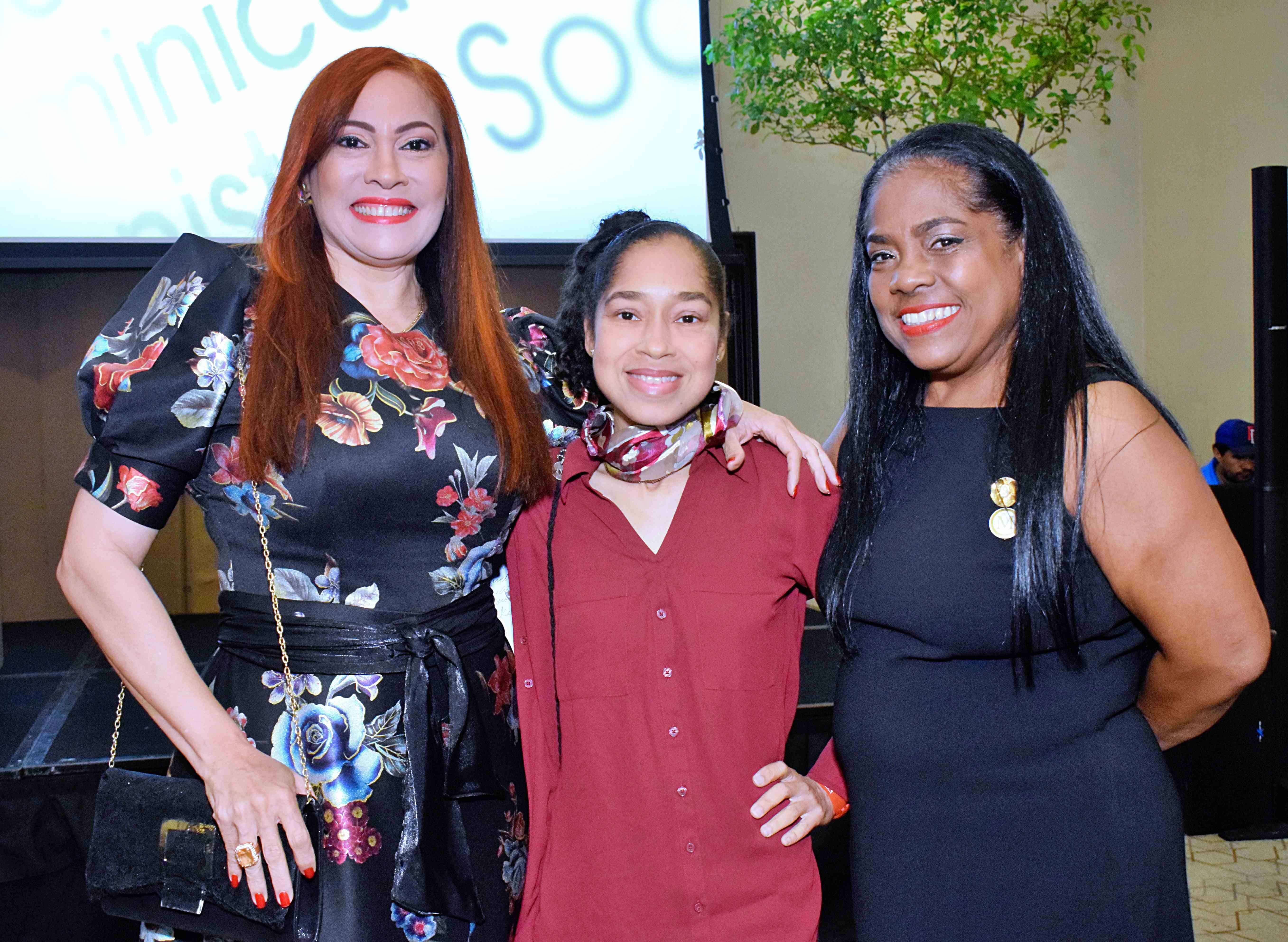 Marisol Henríquez, María Mercedes y Miguelina Santos.