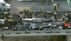 Despejan carretera tras choque de más de 150 vehículos en Luisiana
