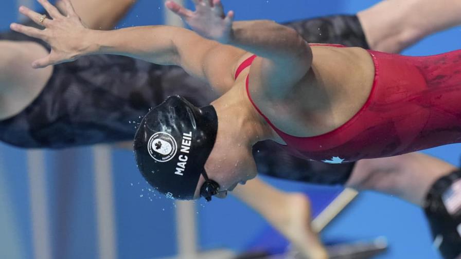 Canadiense Maggie Mac Neil, reina de la piscina en los Juegos Panamericanos