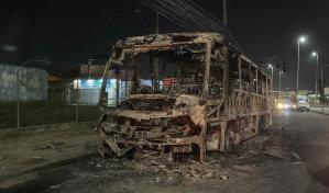 Incendian 24 autobuses en Río de Janeiro tras la muerte de un jefe parapolicial