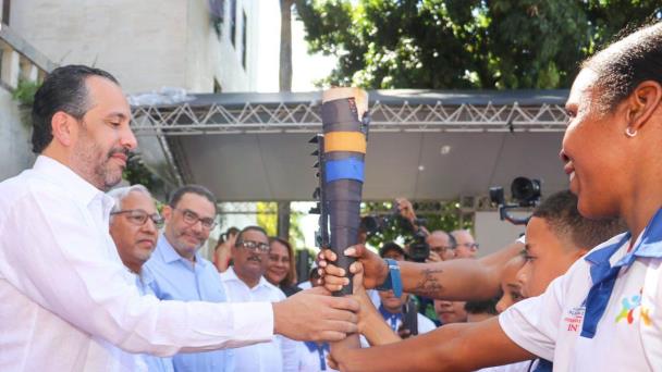 INEFI inicia recorrido de la antorcha de los X Juegos Escolares Deportivos Nacionales Barahona 2023