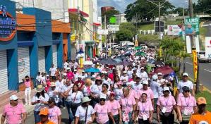 Fundación realiza caminata para recaudar fondos para enfermos de cáncer de El Seibo